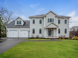 35 Fairway Dr, Woburn, MA 01801