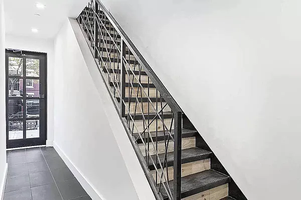 Rented by GROOME REALTY LLC | media 28