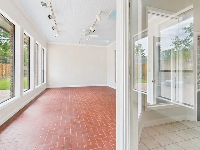 1178 Oval Dr — Photo 13