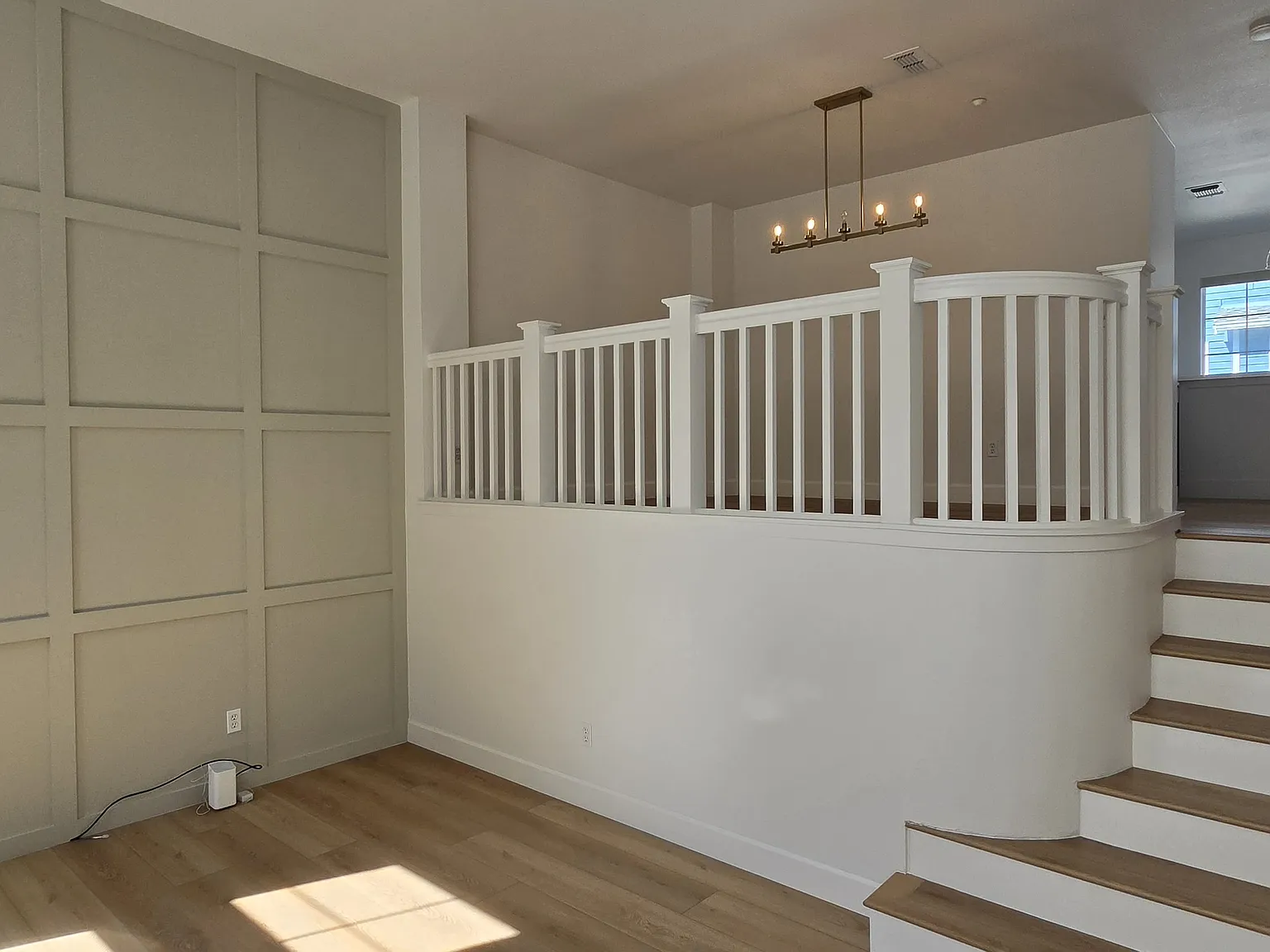 3 bed, 2.5 bath, 1640 sqft, $3,600 — Photo 4