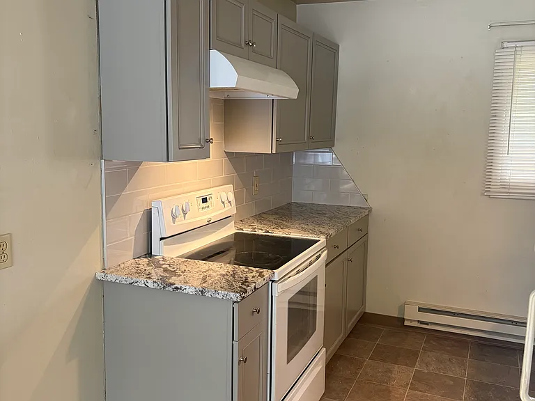 1004 Castlerock Dr — Photo 9