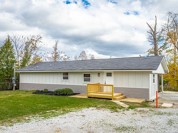 2nd image of 3914 Woodland Dr