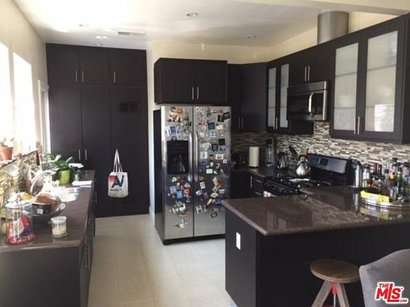 4th image of 939 1/2 N Croft Ave