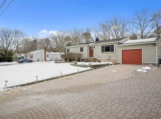 10 Woodville Rd, Middle Island, NY 11953