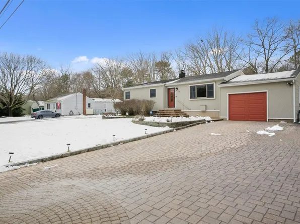 10 Woodville Road, Middle Island, NY 11953
