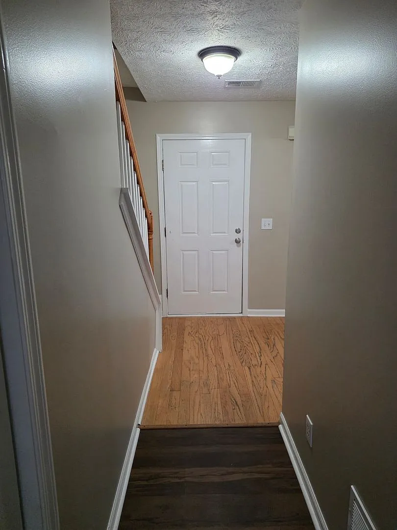 Updated 4 bed 2.5 bath located in Hiram — Photo 2
