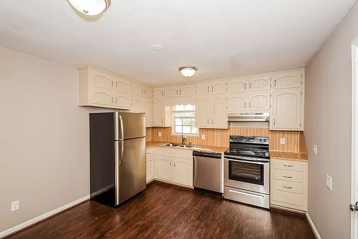 3 bed, 2.0 bath, 1664 sqft, $1,645 — Photo 4