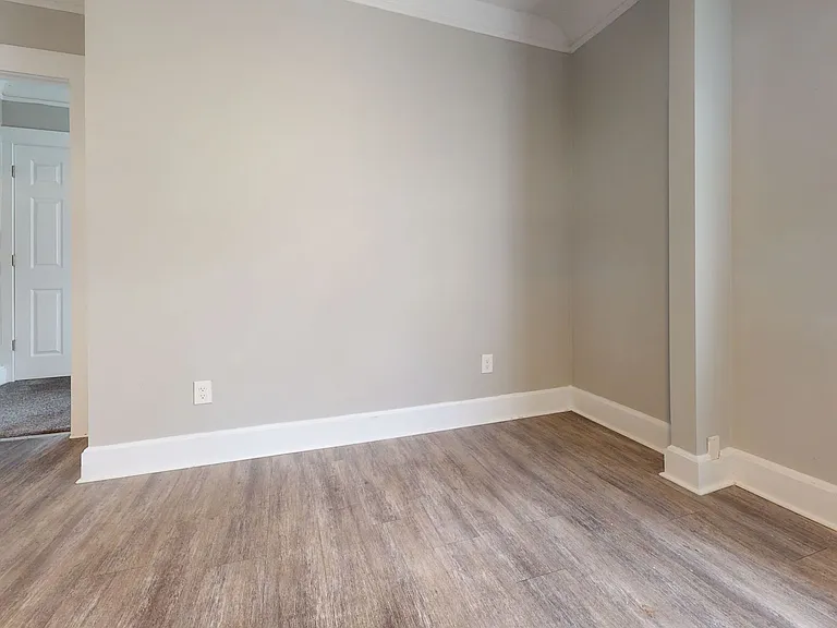 18-26 Lincoln St — Photo 3