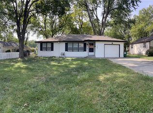105 NE Ash St, Lees Summit, MO 64063