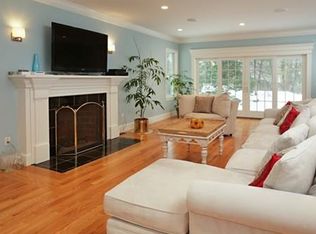 11 Poplar Rd, Wellesley, MA 02482