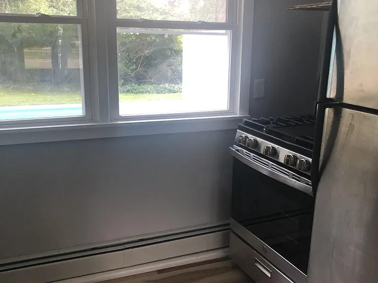 2319 Kensington Ave — Photo 6