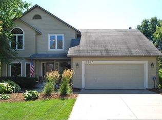 8967 Pinehurst Ct, Woodbury, MN 55125