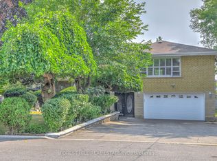 89 Portage Ave, Toronto, ON M9N 3H2