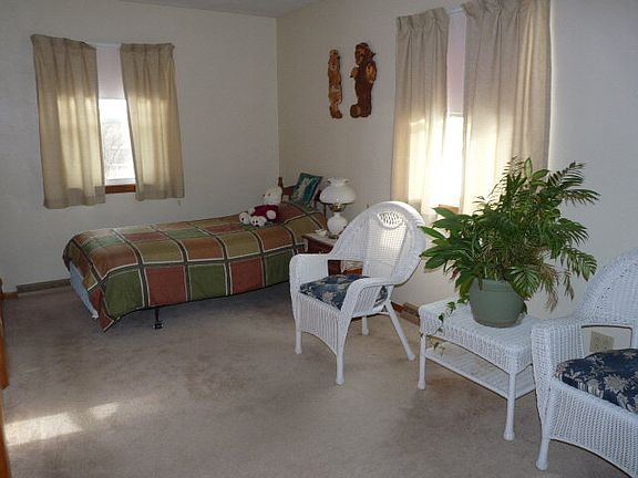 4th image of 51 Harriette Dr