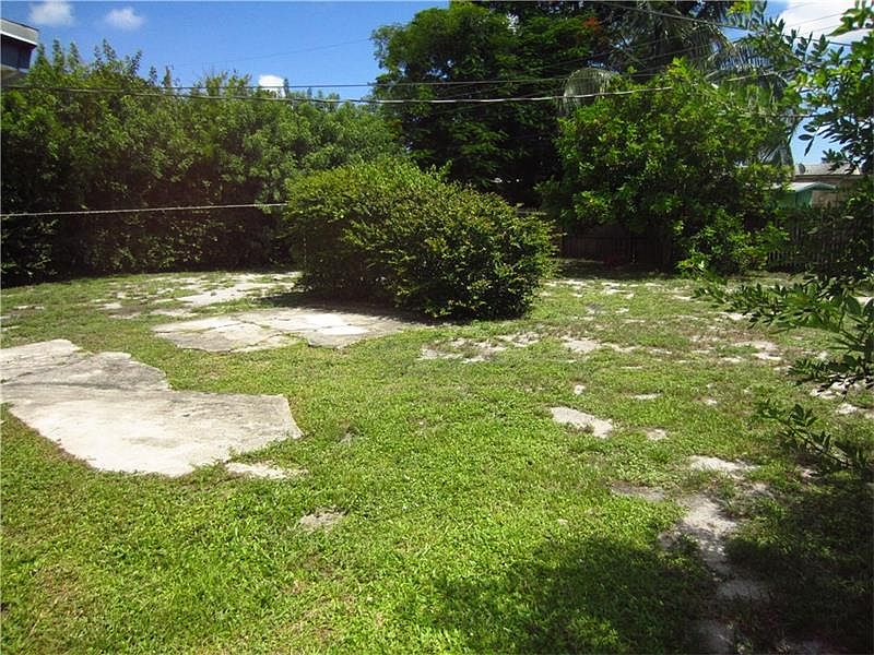 2nd image of 1600 NW 15th Ct