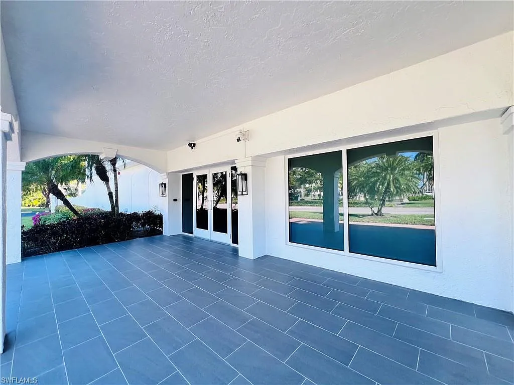 2 bed, 2.5 bath, 1810 sqft, $9,000 — Photo 2