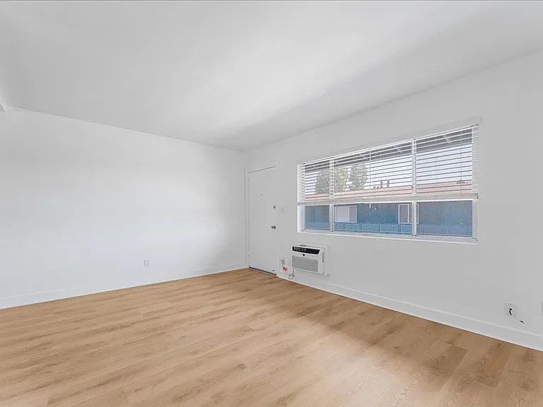 7739 Laurel Canyon Blvd #13 — Photo 2