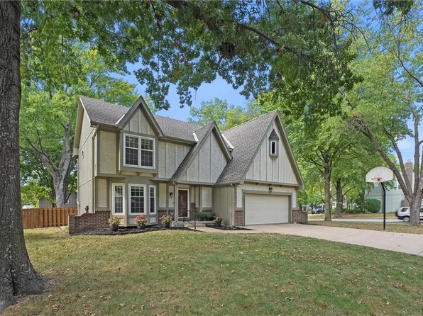 15912 W 136th Ter, Olathe, KS 66062