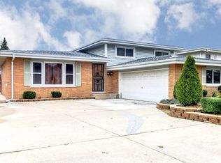 8525 Blue Ridge Ave, Hickory Hills, IL 60457