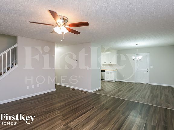 3rd image of 103 N Windsor Ln