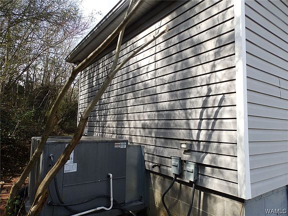5th image of 2711 2nd St E