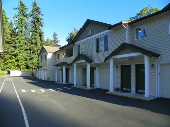 14335 Simonds Rd NE #102, Kirkland, WA 98034