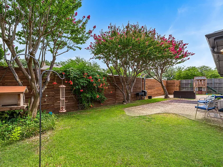 6009 Spring Flower Trl — Photo 3