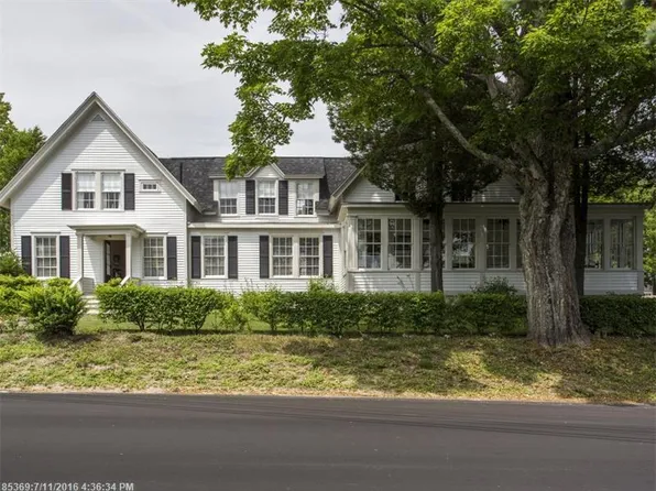 4 Meadow Cove Rd, Boothbay, ME 04544