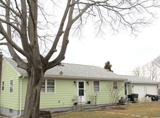 19 Summit Dr, Warren, RI 02885