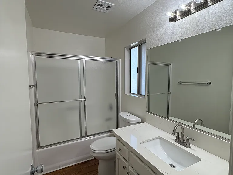 5848 Comstock Ave #4 — Photo 9