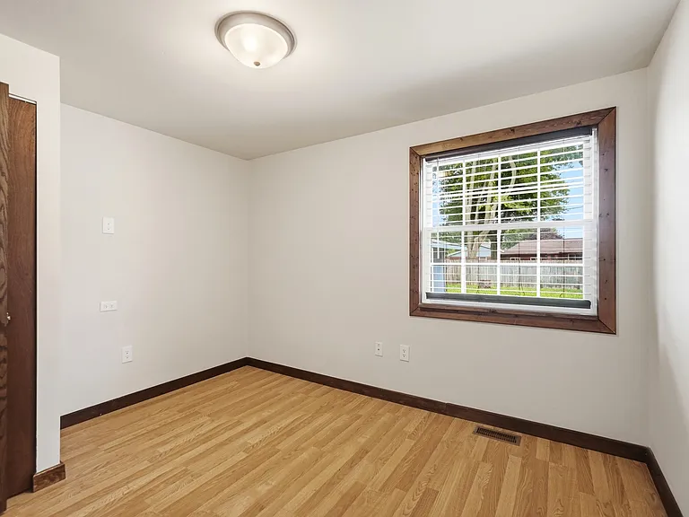 27 Laurelgrove Dr — Photo 23