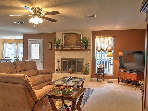 5th image of 1210 Crest Ct