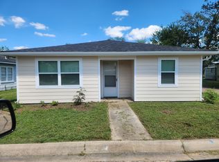 438 N Manse Ave, Giddings, TX 78942