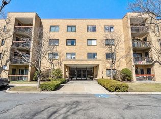 41 Centre St APT 303, Brookline, MA 02446