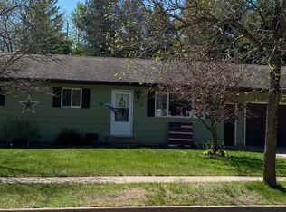3718 Woodland Ridge Rd, Wausau, WI 54403
