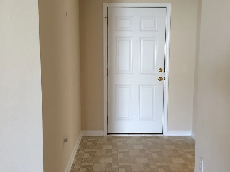 2525 Whetstone Ln — Photo 2