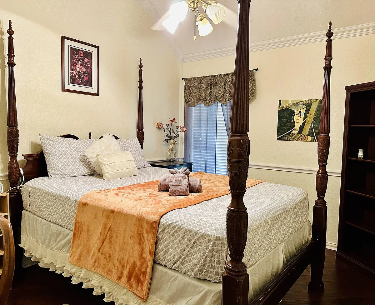 Building Photo - Bur Oak Dr