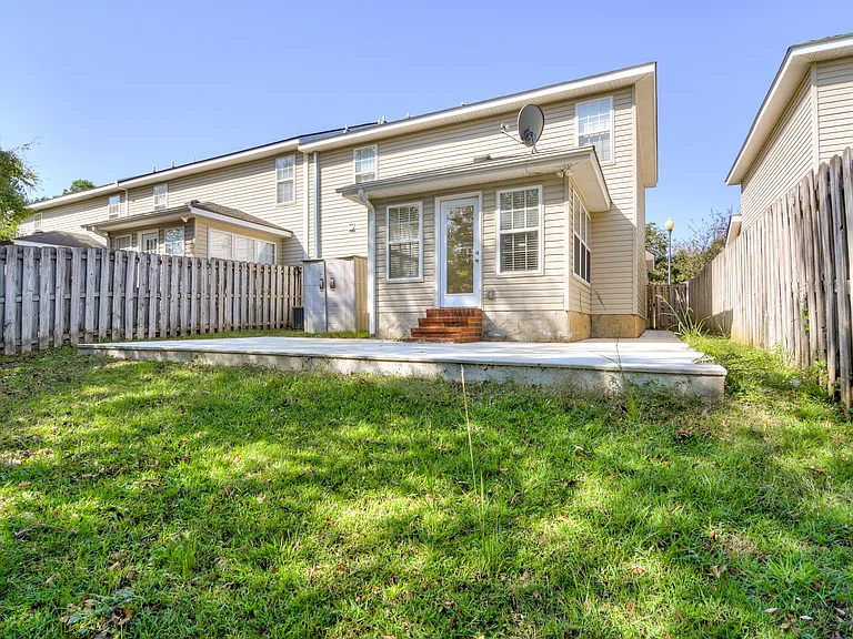 2044 Lillian Dr #1 — Photo 24