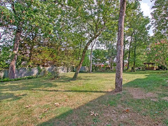 3rd image of 863 Dortch Ln