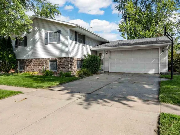 110 Larick Ct, Marion, IA 52302