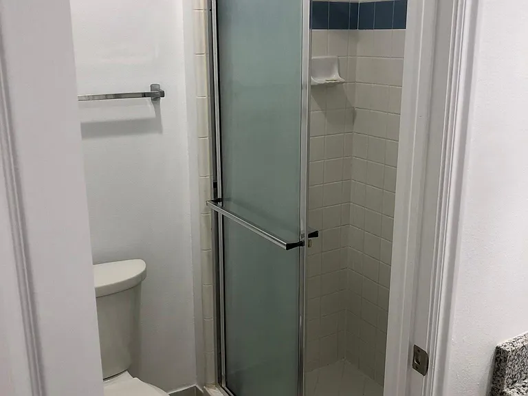 865 W Columbia Ln — Photo 8