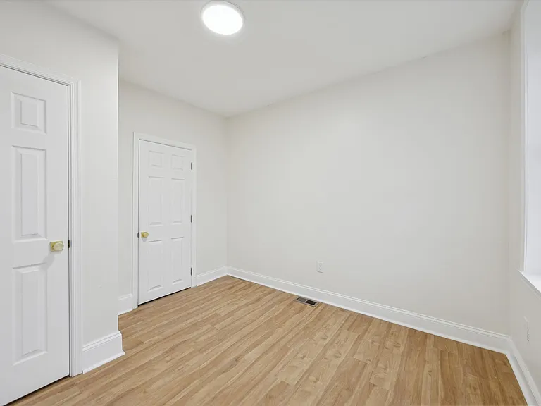 42 N Lindenwood St — Photo 5