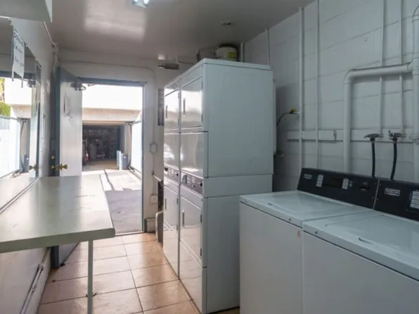 Ally's Flower Apartments LLC, 10523 Floralita Ave #109B, Sunland, CA 91040