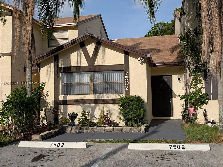 7502 NW 33rd St — Photo 23