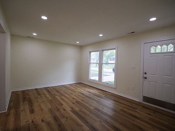 3rd image of 22114 Kostner Ave