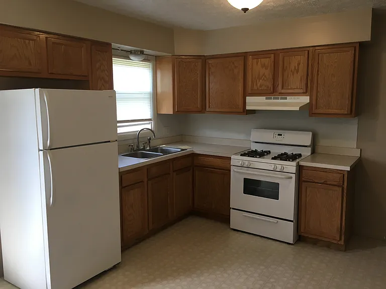 2114 Kenyon St #C — Photo 2