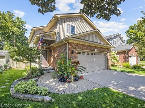 369 Boschma St, Clawson, MI 48017