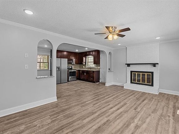 5th image of 4605 Laura Dr