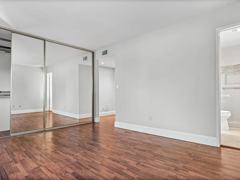 140 Walnut Ave #2F — Photo 13