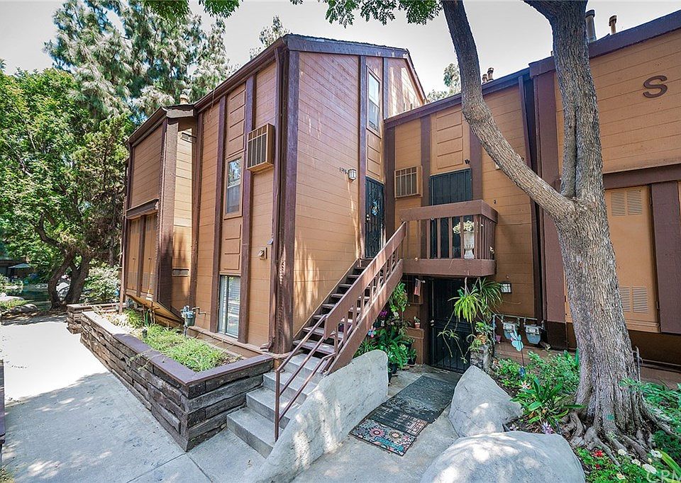 1st image of 13984 Edgewater Dr #134